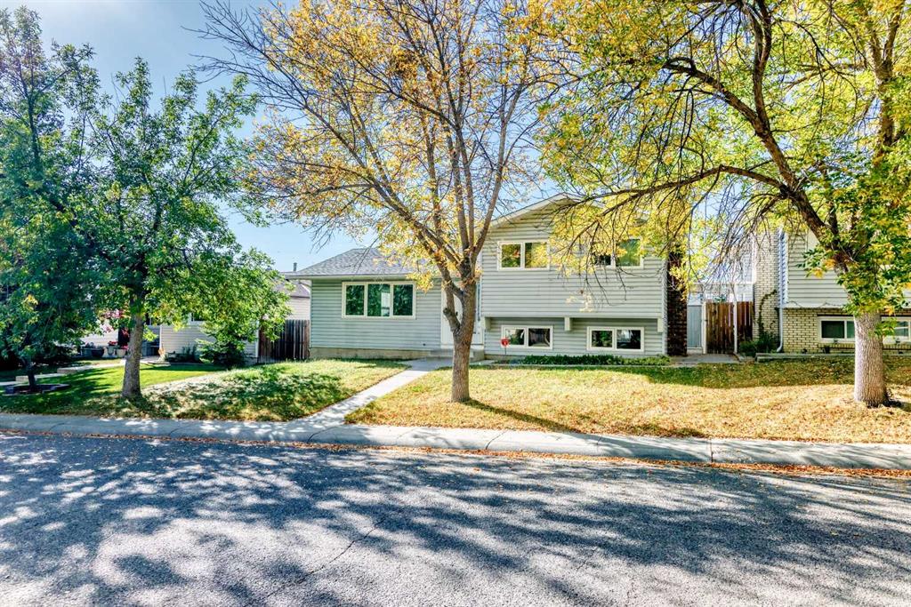 151 Pinemill Road NE, Calgary, Alberta, T1Y2C8