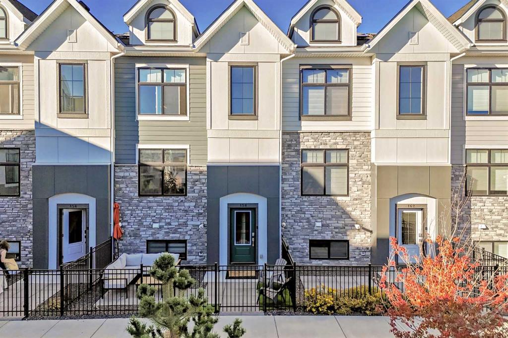158 Les Jardins Park SE, Calgary, Alberta, T2C 5V3