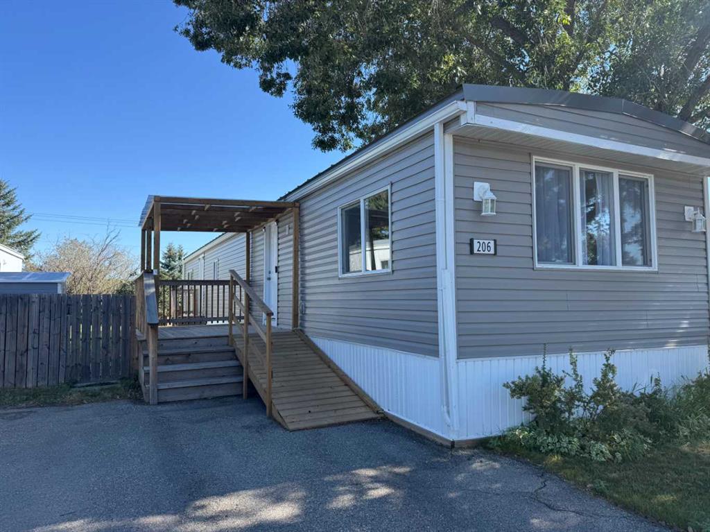 206 Polar Avenue, High River, Alberta, T1V 1J4