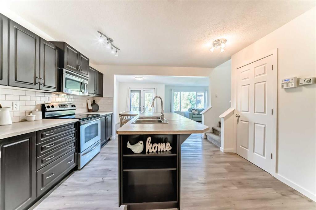 790 River Heights Crescent, Cochrane, Alberta, T4C 0J4