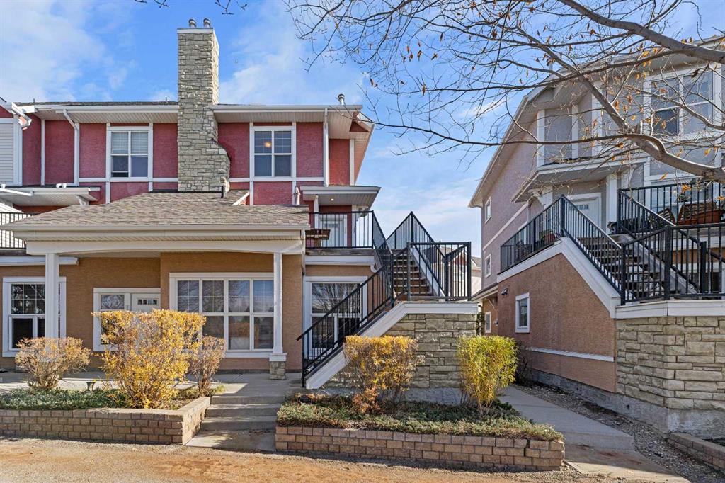 772 73 Street SW, Calgary, Alberta, T3H 5V9