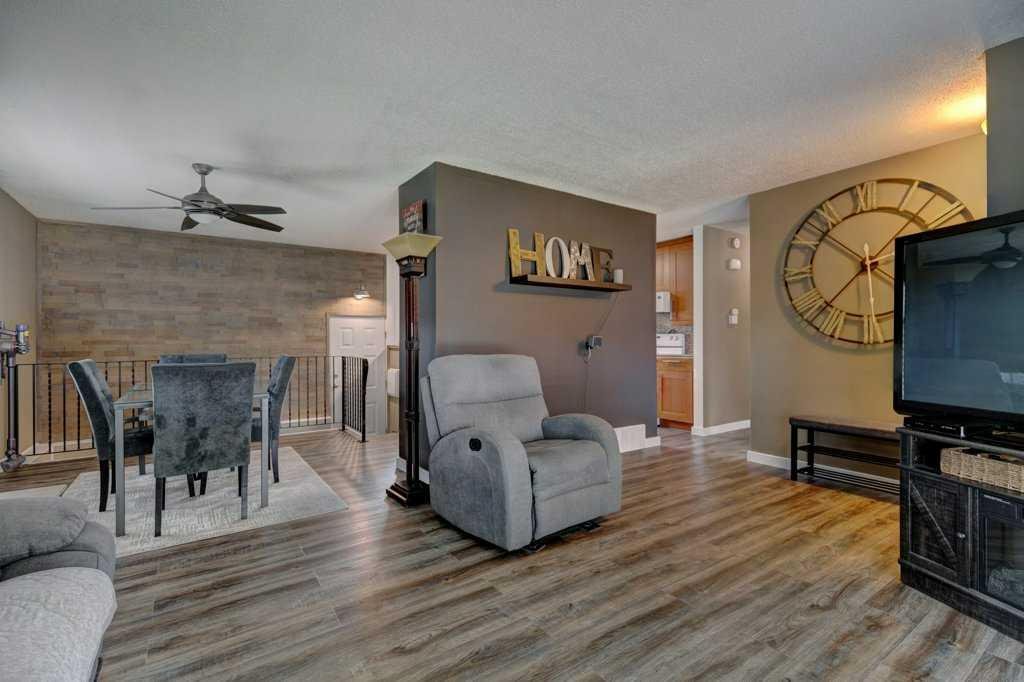 5127 Marian Road NE, Calgary, Alberta, T2A 2Y2