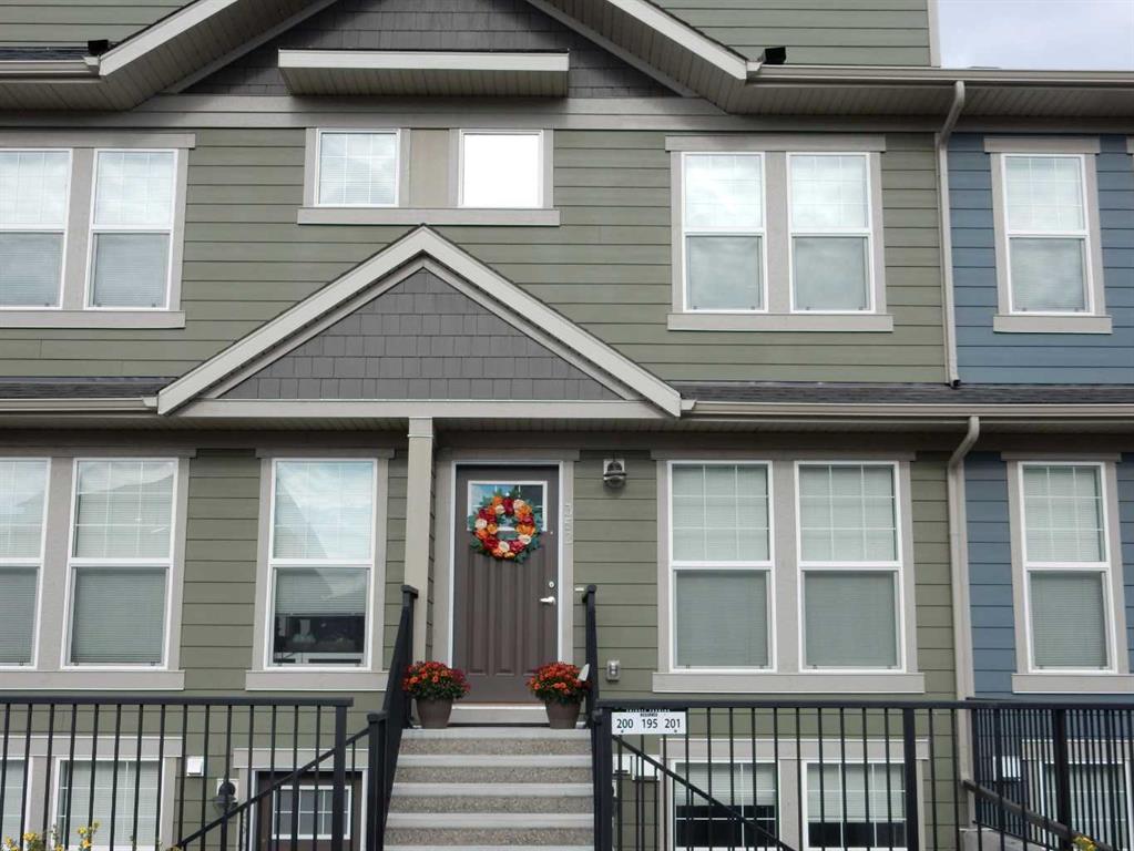 352 Cranbrook Square SE, Calgary, Alberta, T3M3K8
