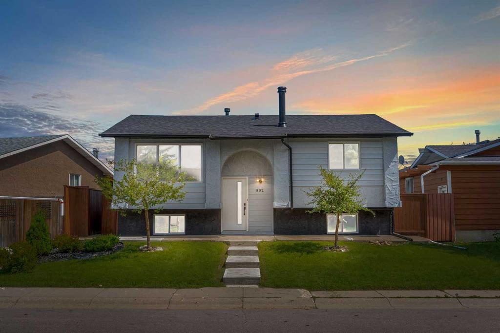 992 Rundlecairn Way NE, Calgary, Alberta, T1Y 2X2