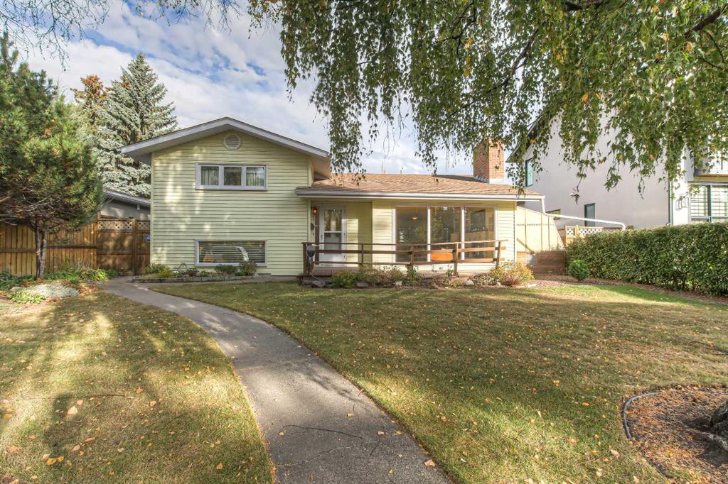 82 Wedgewood Drive SW, Calgary, Alberta, T3C 3G6