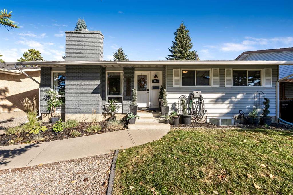 223 Brookpark Drive SW, Calgary, Alberta, T2W 2W7