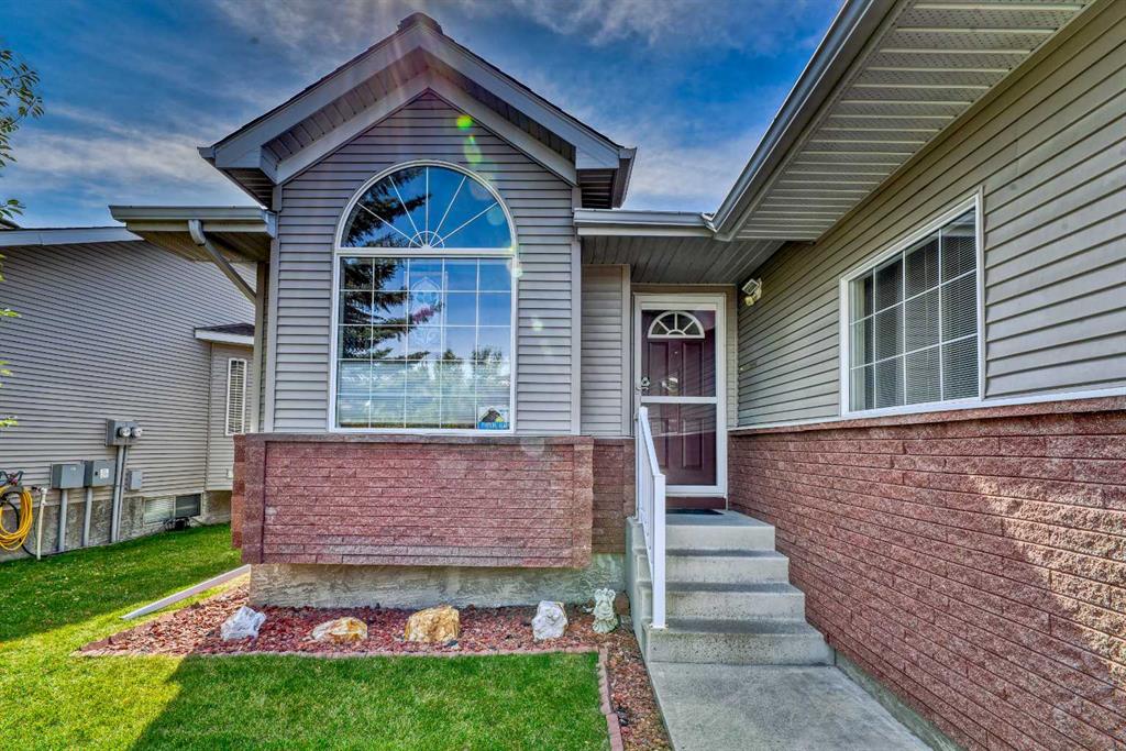 7 Scotia Landing NW, Calgary, Alberta, T3L 3K2