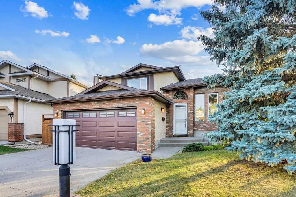 229 Wood Valley Place SW, Calgary, Alberta, T2W5X4