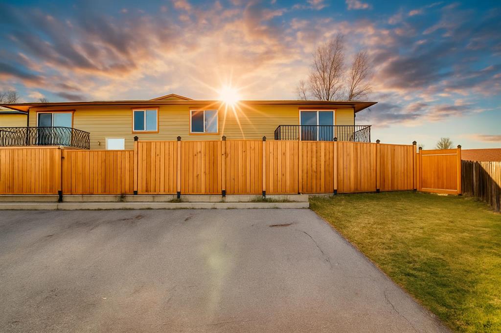 151 F Pinehill Road NE, Calgary, Alberta, T1Y 2C4