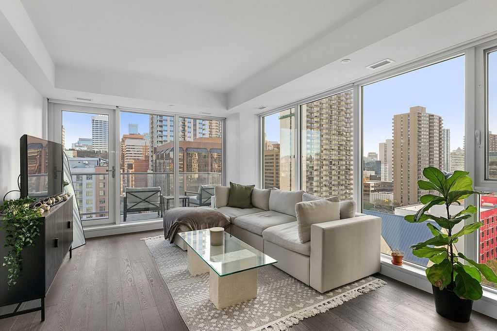 #1207 1025 5 Avenue SW, Calgary, Alberta, T2P1N4