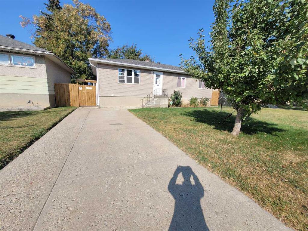 2219 41 Street SE, Calgary, Alberta, T2B 1C8