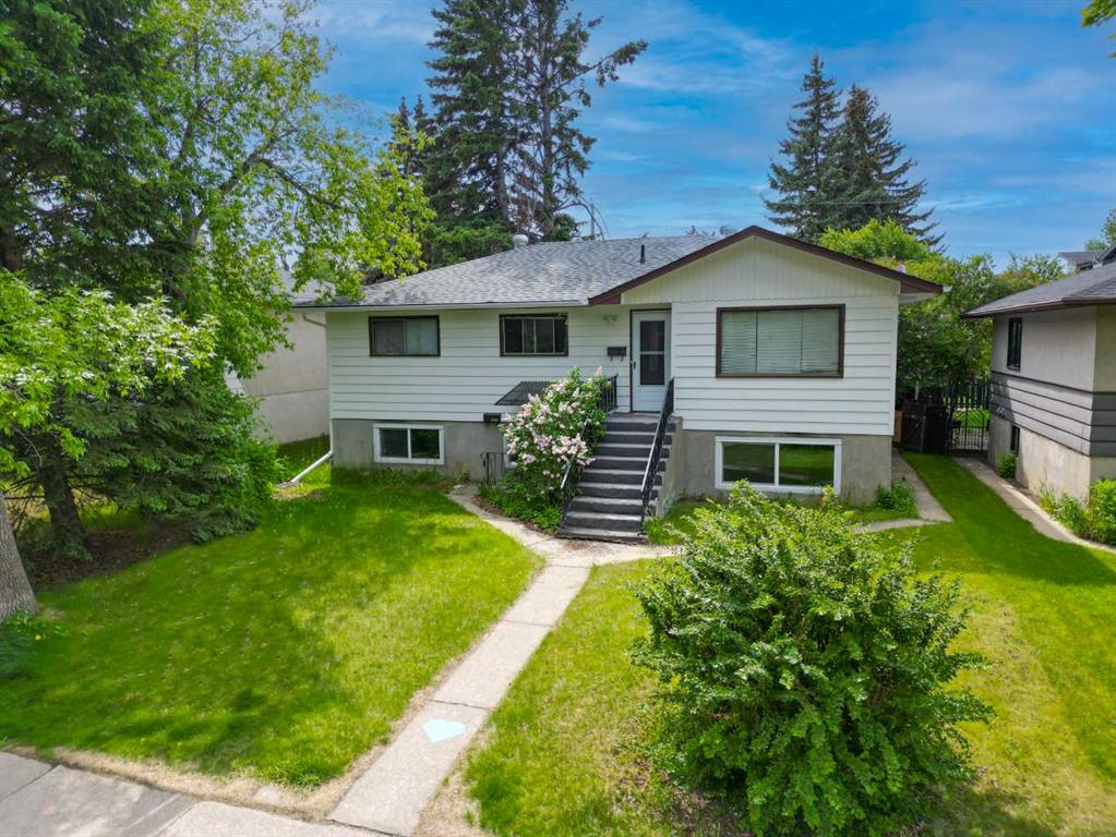 2815 41 Street SW, Calgary, Alberta, T3E 3K7