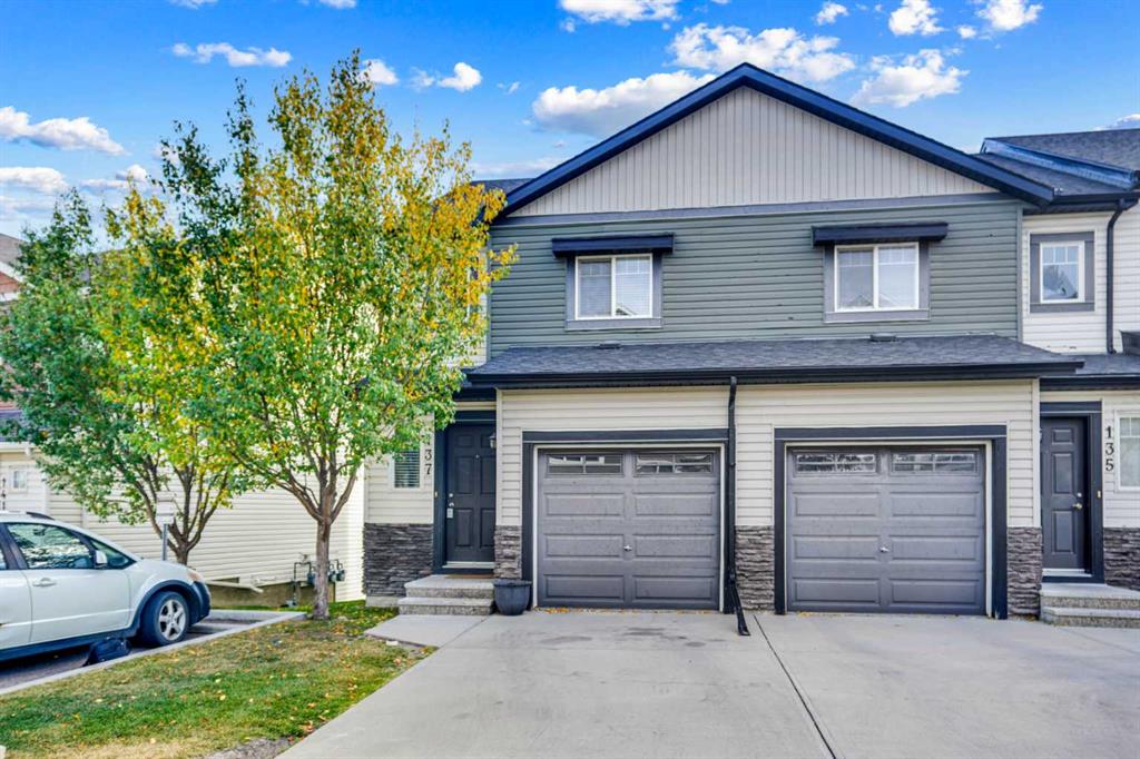 137 Pantego Lane NW, Calgary, Alberta, T3K 0T1