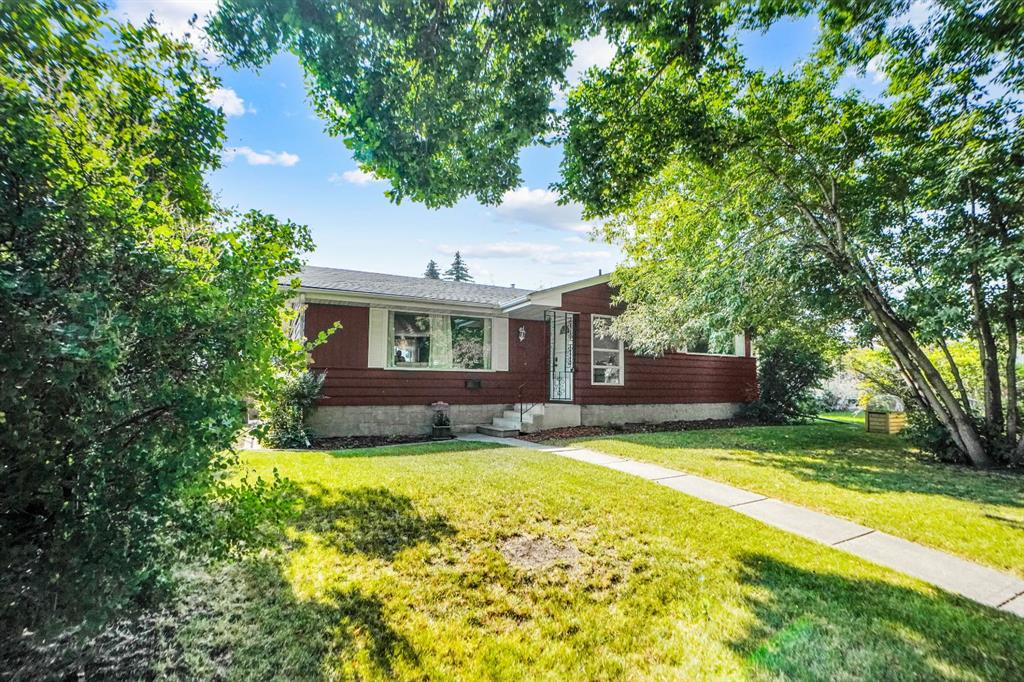 1447 Northmount Drive NW, Calgary, Alberta, T2L0G7