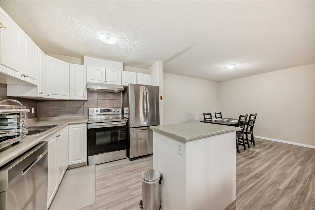 #208 4000 Somervale Court SW, Calgary, Alberta, T2Y 4J3