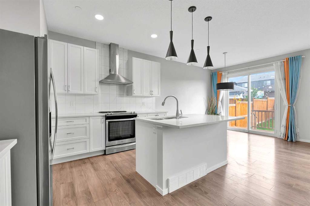 106 Lucas Crescent NW, Calgary, Alberta, T3P 1M6