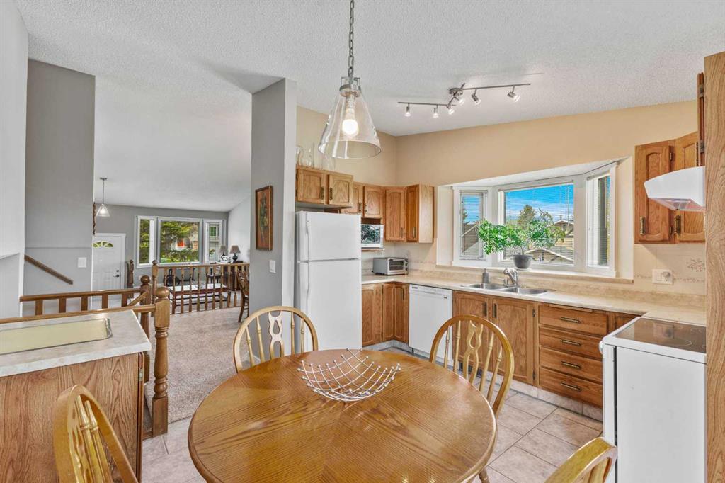 111 Edgebyne Crescent NW, Calgary, Alberta, T3A 4B4