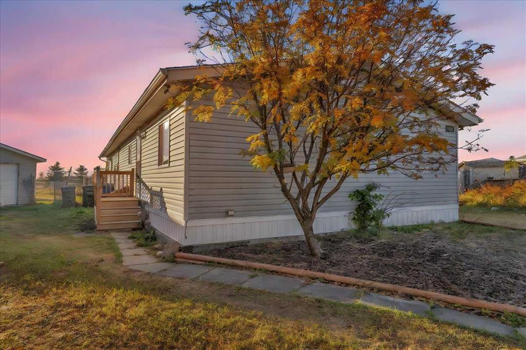 172 Meadowlark Lane, Carstairs, Alberta, T0M0N0
