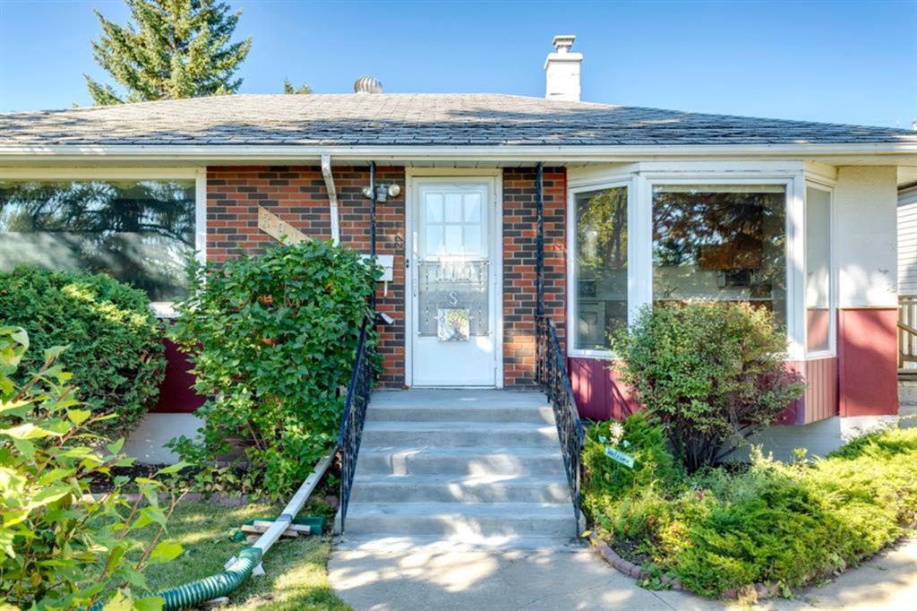 3915 73 Street NW, Calgary, Alberta, T3B 2L8