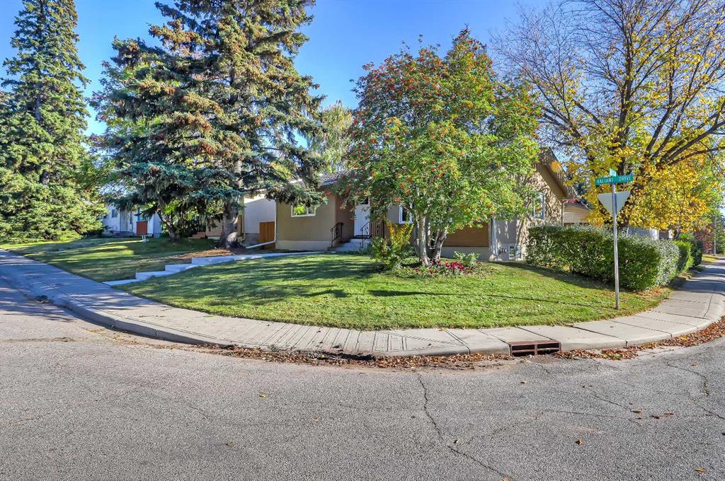 5219 Valiant Drive NW, Calgary, Alberta, T3A 0Y6