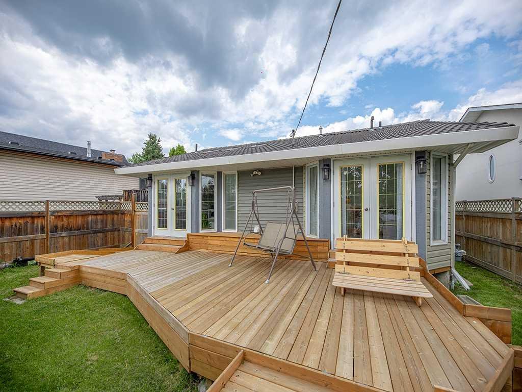 477 72 Avenue NE, Calgary, Alberta, T2K 5H8