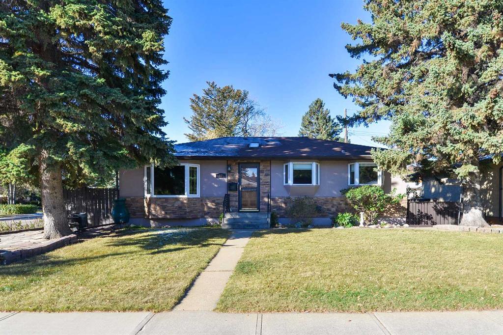 87 Gladeview Crescent SW, Calgary, Alberta, T3E 4X9