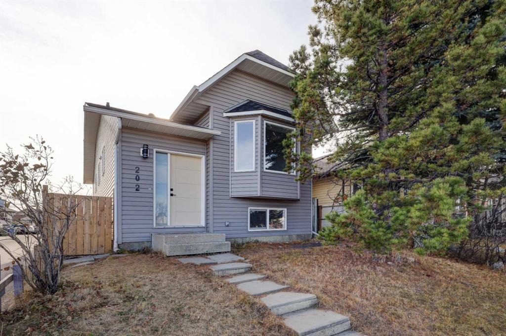 202 Falmere Way NE, Calgary, Alberta, T3J 2Y1