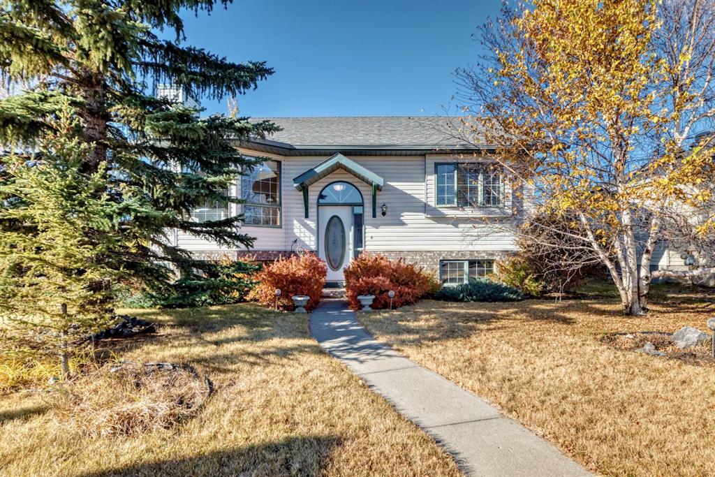 152 Quigley Drive, Cochrane, Alberta, T4C 1R2