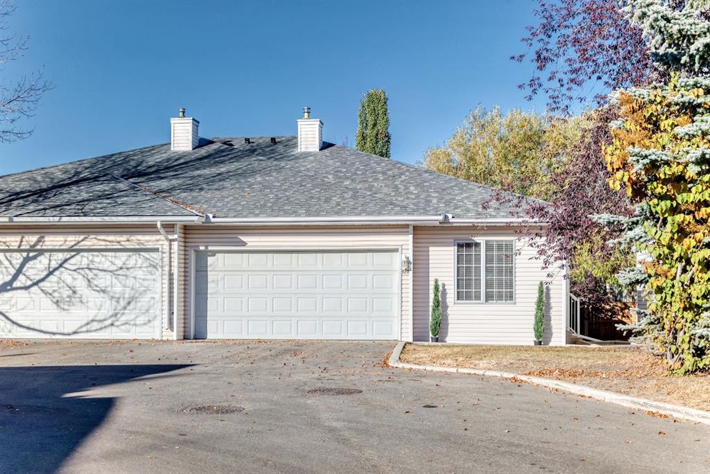 126 Hawkstone Manor NW, Calgary, Alberta, T3G 3X2