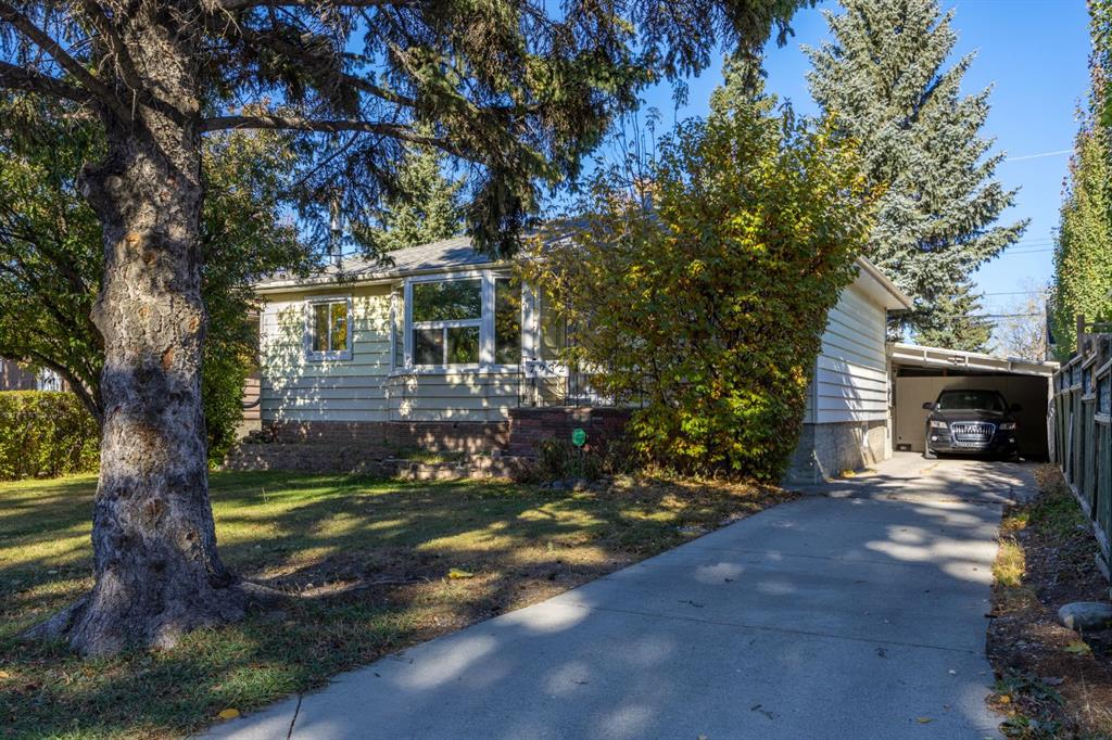 7932 36 Avenue NW, Calgary, Alberta, T3B 1V7
