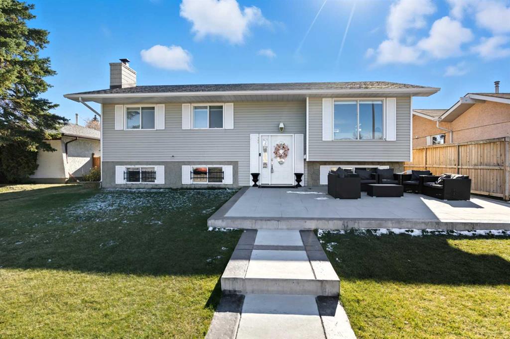 211 Pinetree Place NE, Calgary, Alberta, T1Y 1M2