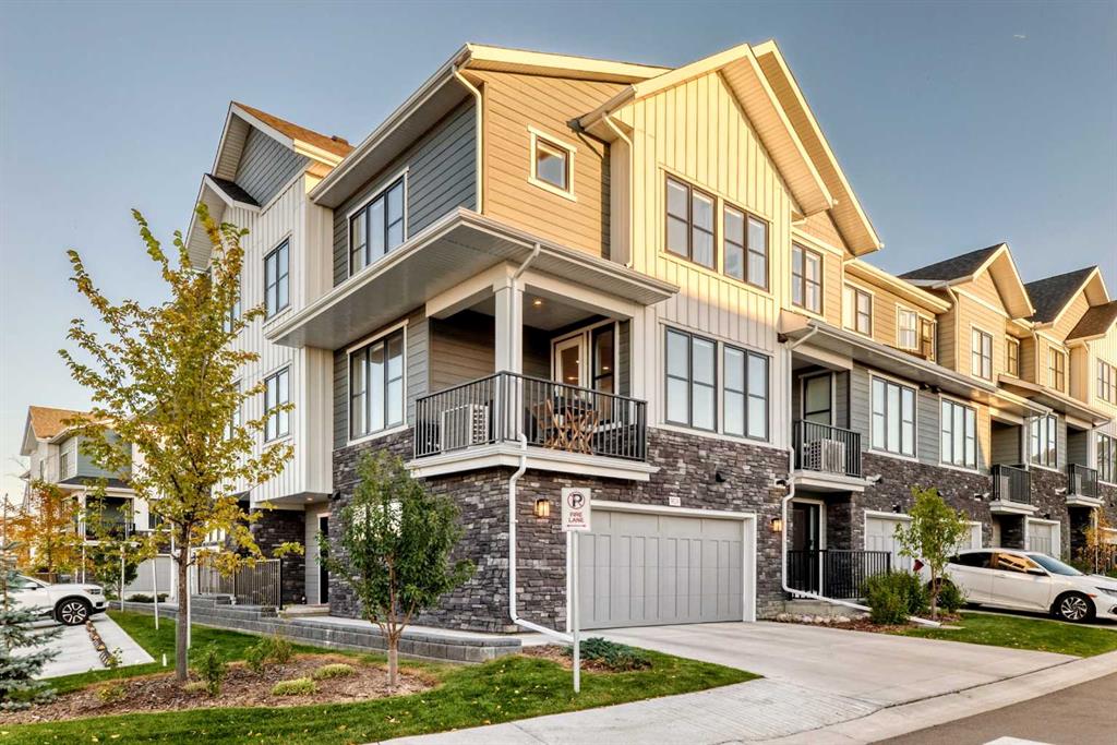 909 Crestridge Common SW, Calgary, Alberta, T3B 6L6