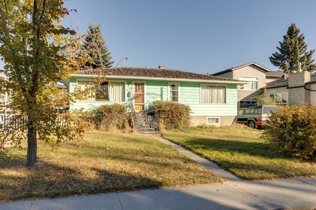 2108 Halifax Crescent NW, Calgary, Alberta, T2M 4C7