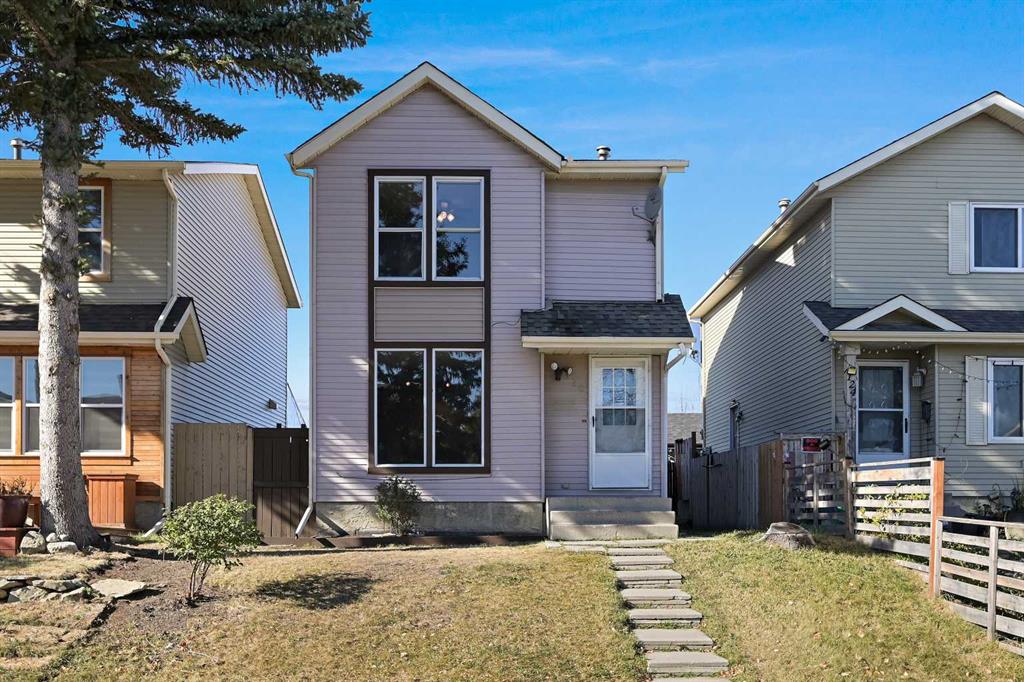 128 Castlegreen Close NE, Calgary, Alberta, T3J 1Y6