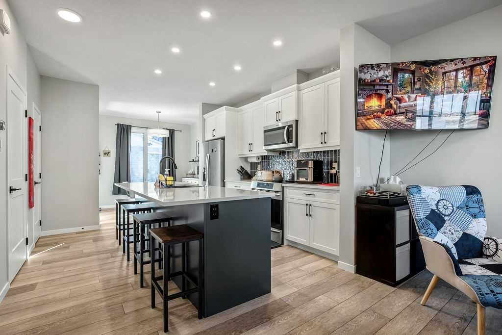 325 Ellen Park, Crossfield, Alberta, T0M 0S0