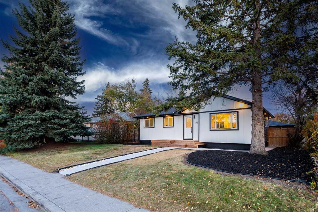 152 Southampthon Drive SW, Calgary, Alberta, T2W 0V1