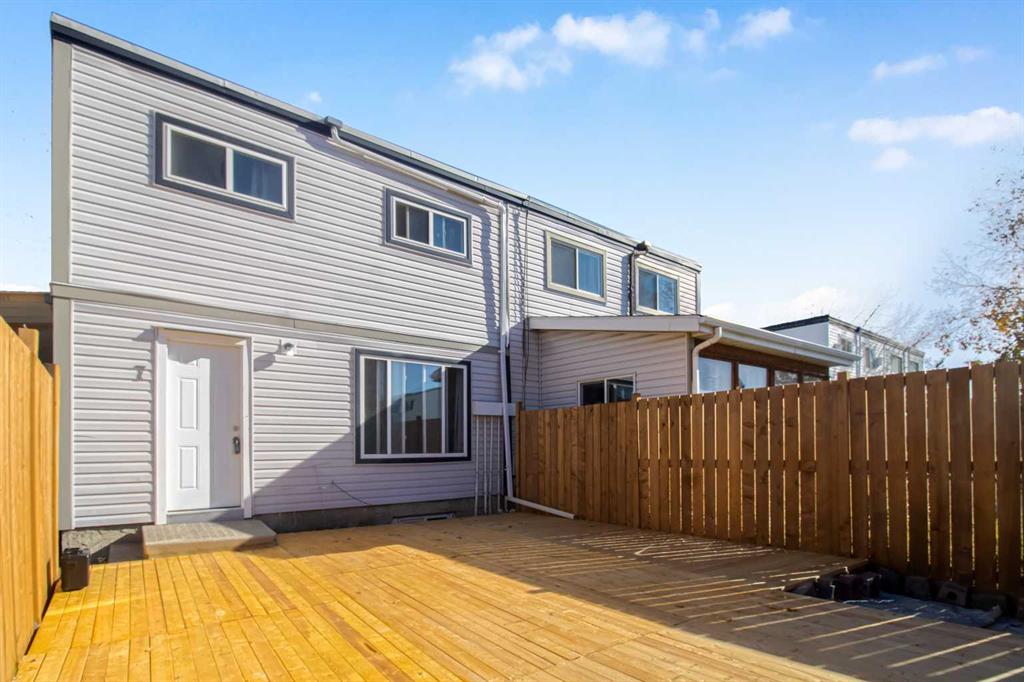 7 Doverdale Mews SE, Calgary, Alberta, T2B 1V8