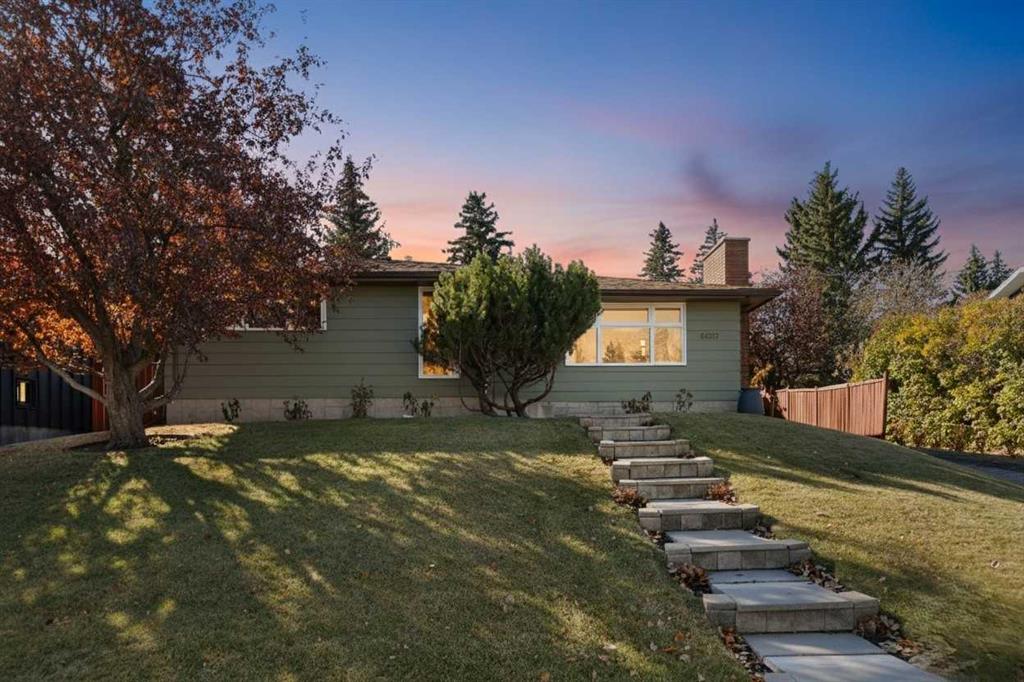 5003 Dalhart Road NW, Calgary, Alberta, T3A 1C1
