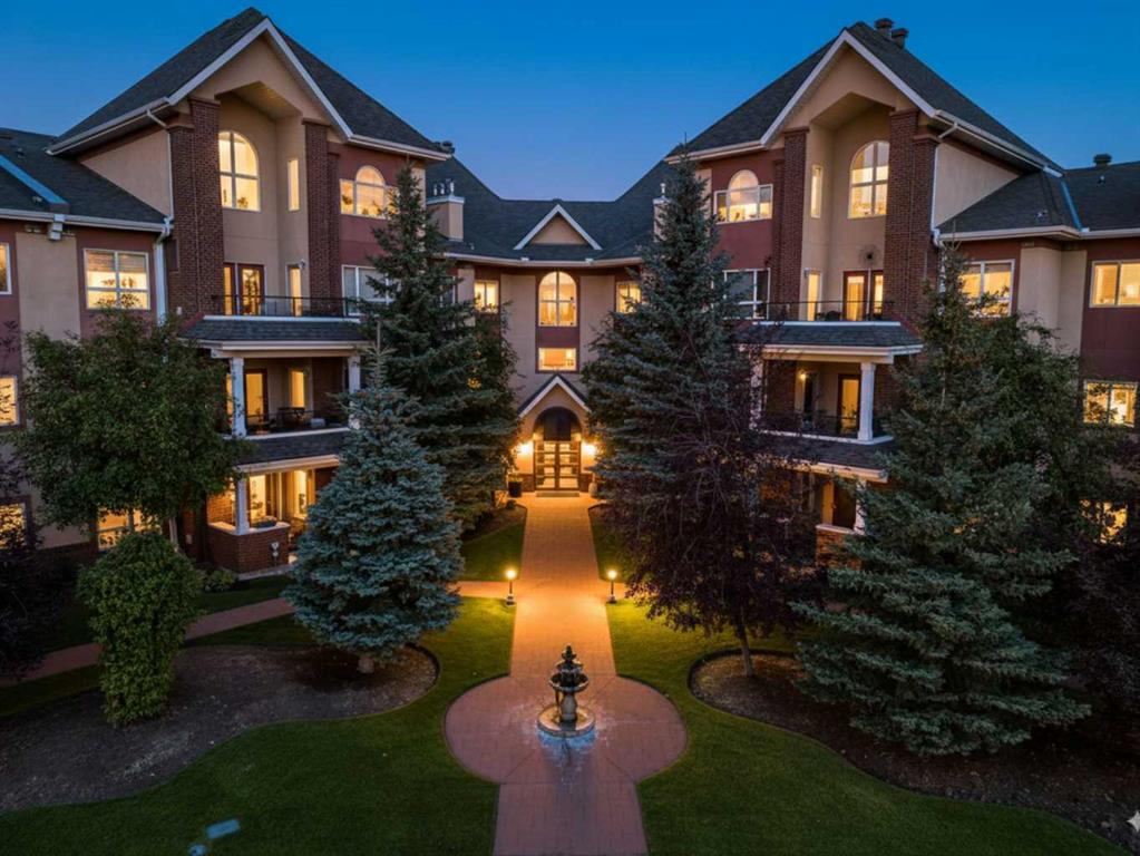 #242 30 Sierra Morena Landing SW, Calgary, Alberta, T3H 5H2