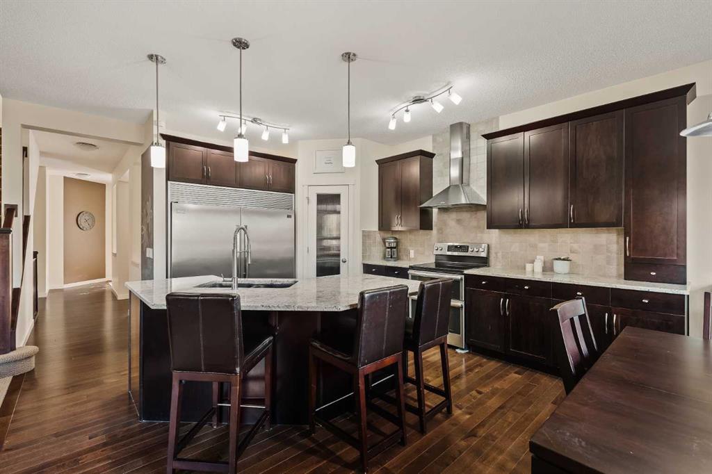 42 Drake Landing Drive, Okotoks, Alberta, T1S 0B9