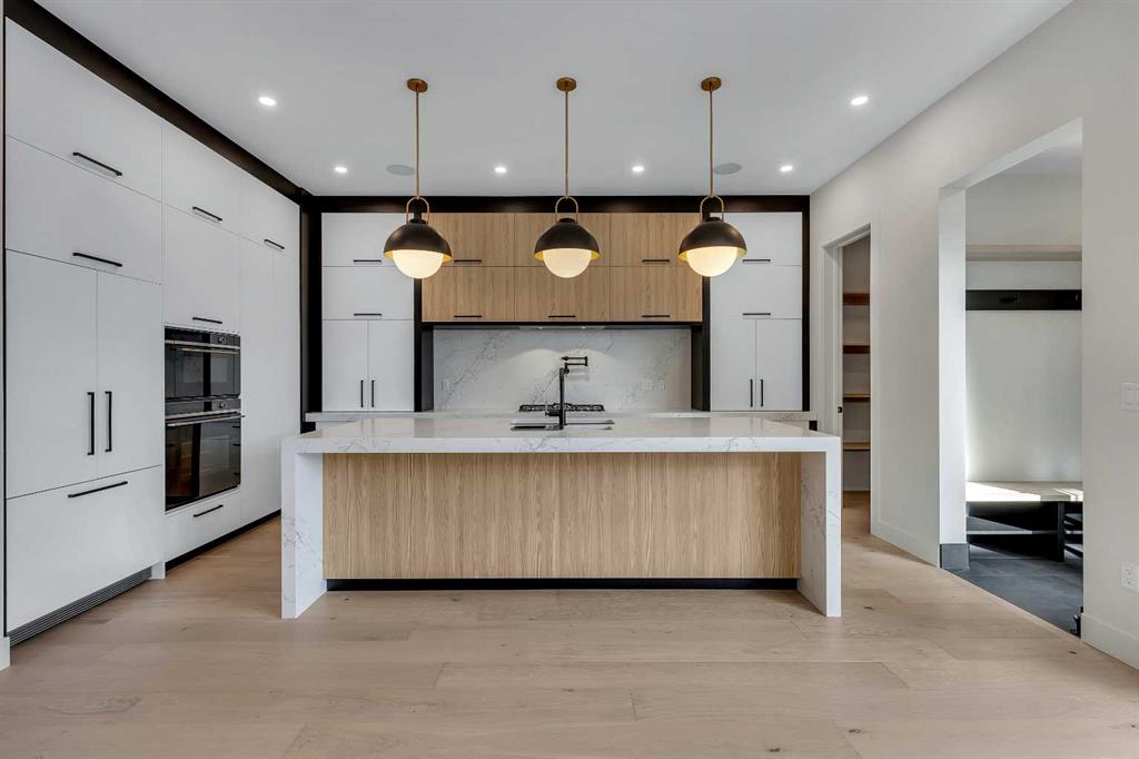 342 Normandy Drive SW, Calgary, Alberta, T3E 8G8