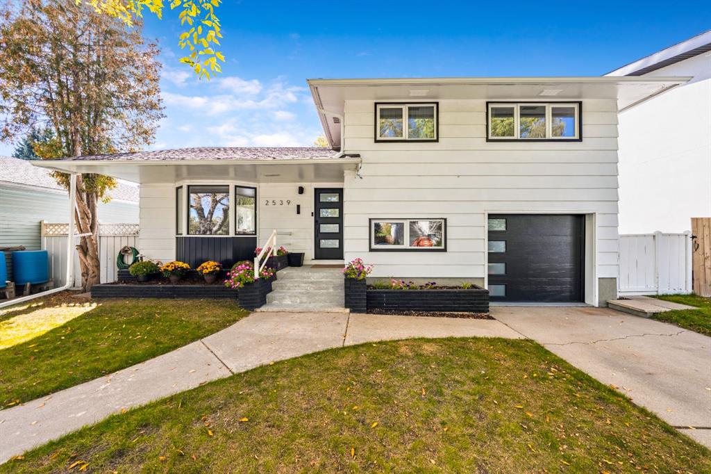 2539 Chicoutimi Drive NW, Calgary, Alberta, T2L 0W4
