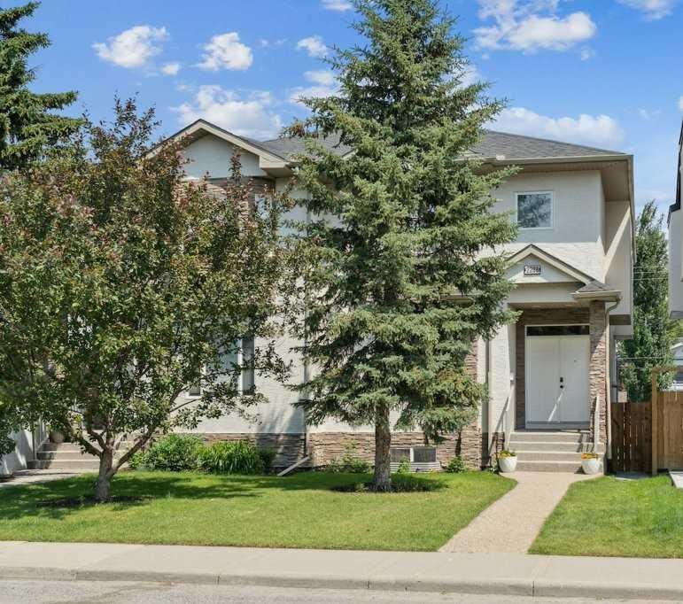 2208 33 Street SW, Calgary, Alberta, T3E 2T1