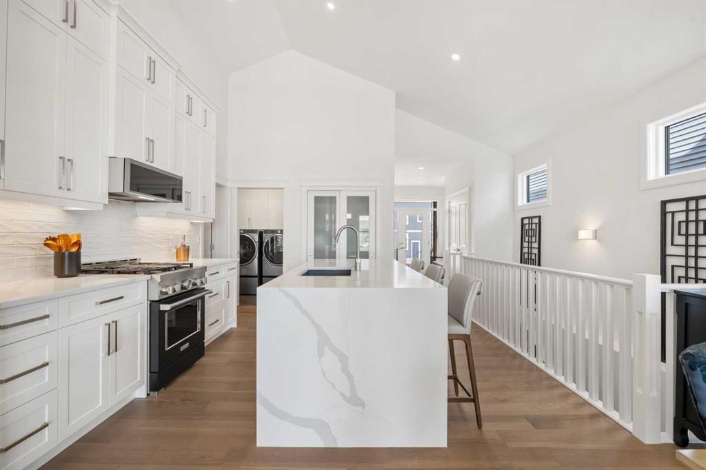 218 Mitchell Heath NW, Calgary, Alberta, T3R 2G2