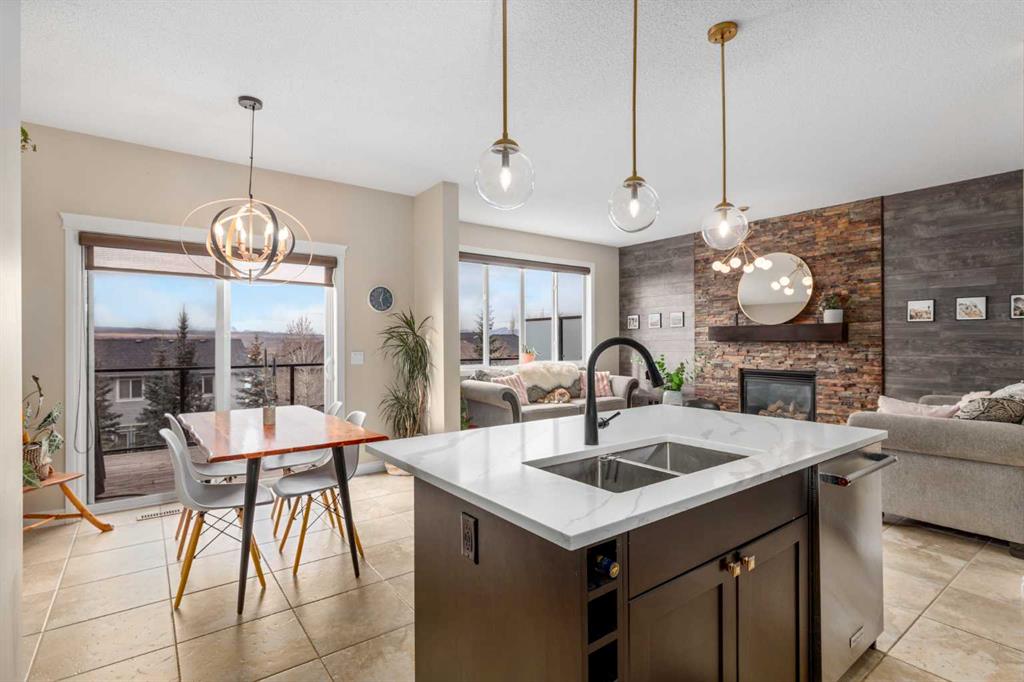 40 Heritage Hill, Cochrane, Alberta, T4C0l4