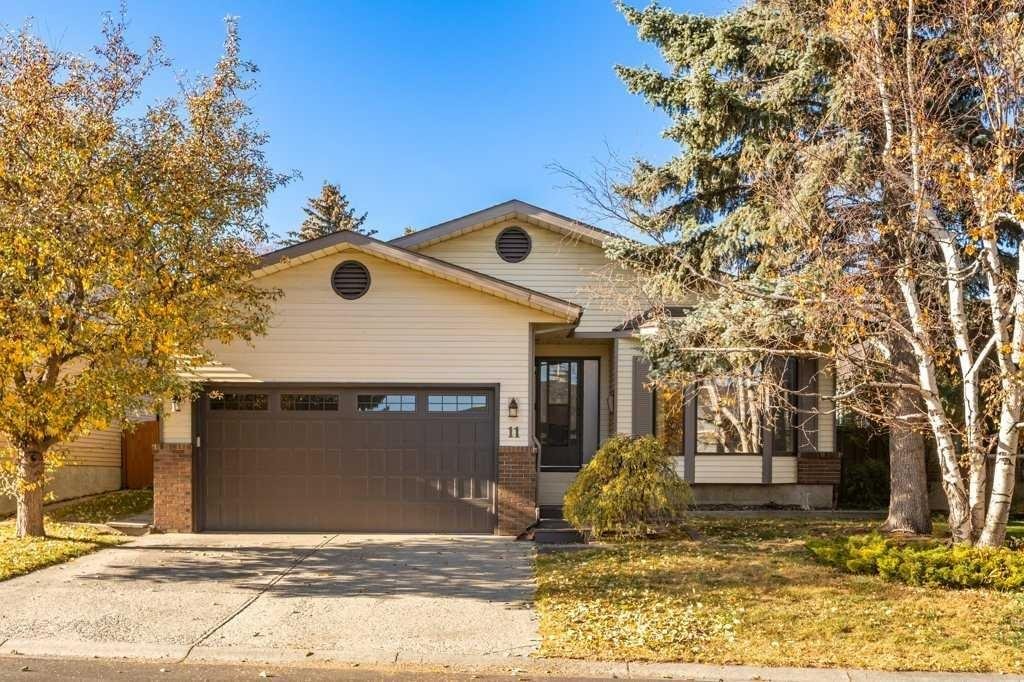 11 Bernard Place NW, Calgary, Alberta, T3K 2B8