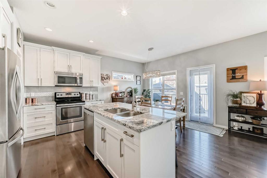 4 Bethune Way, Carstairs, Alberta, T0M 0N0