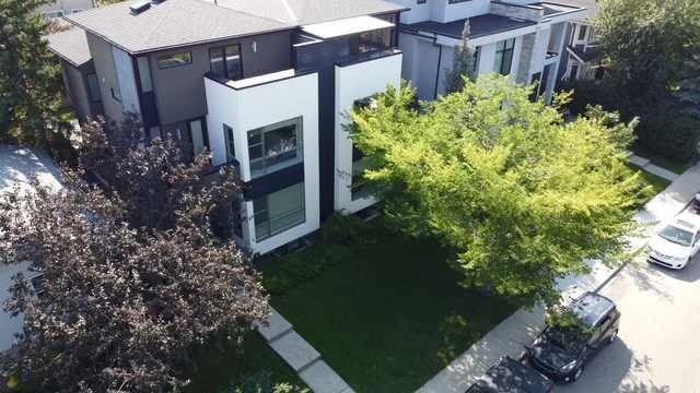 2307 3 Avenue NW, Calgary, Alberta, T2N 0K9