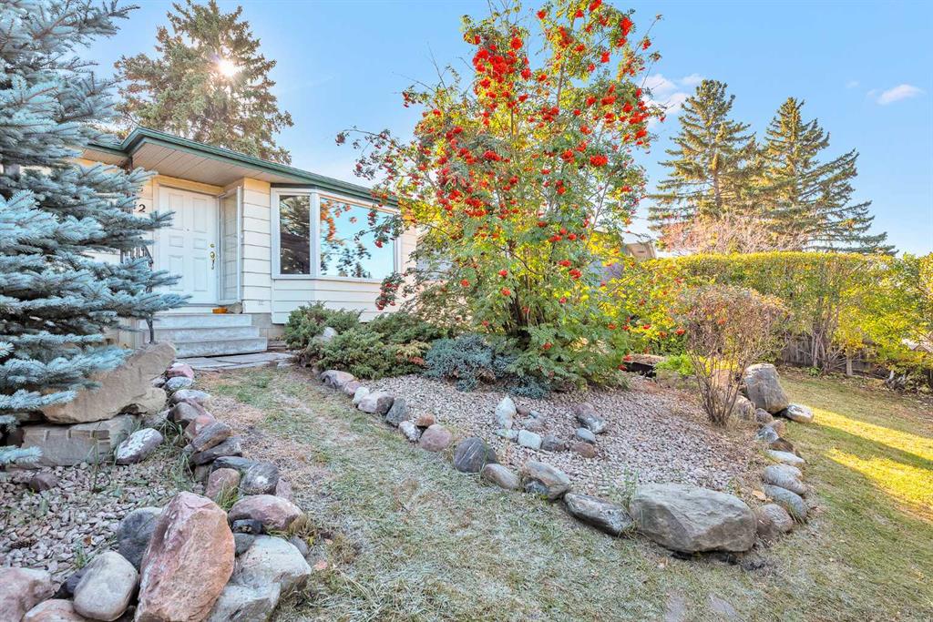 212 Dovercrest Place SE, Calgary, Alberta, T2B1Y5