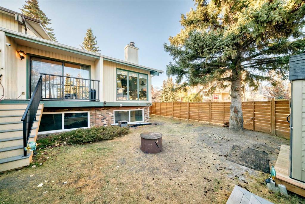 303 Coach Side Road SW, Calgary, Alberta, T3H 1C7